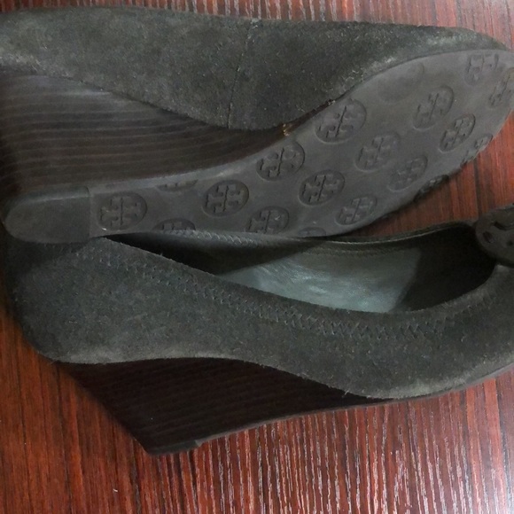 Tory Burch wedge size 8.5 - Picture 7 of 7